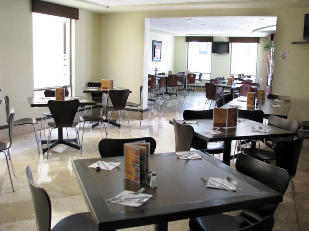 Hotel Alameda Express Matamoros  Luaran gambar