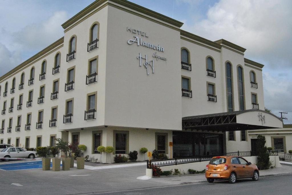 Hotel Alameda Express Matamoros  Luaran gambar