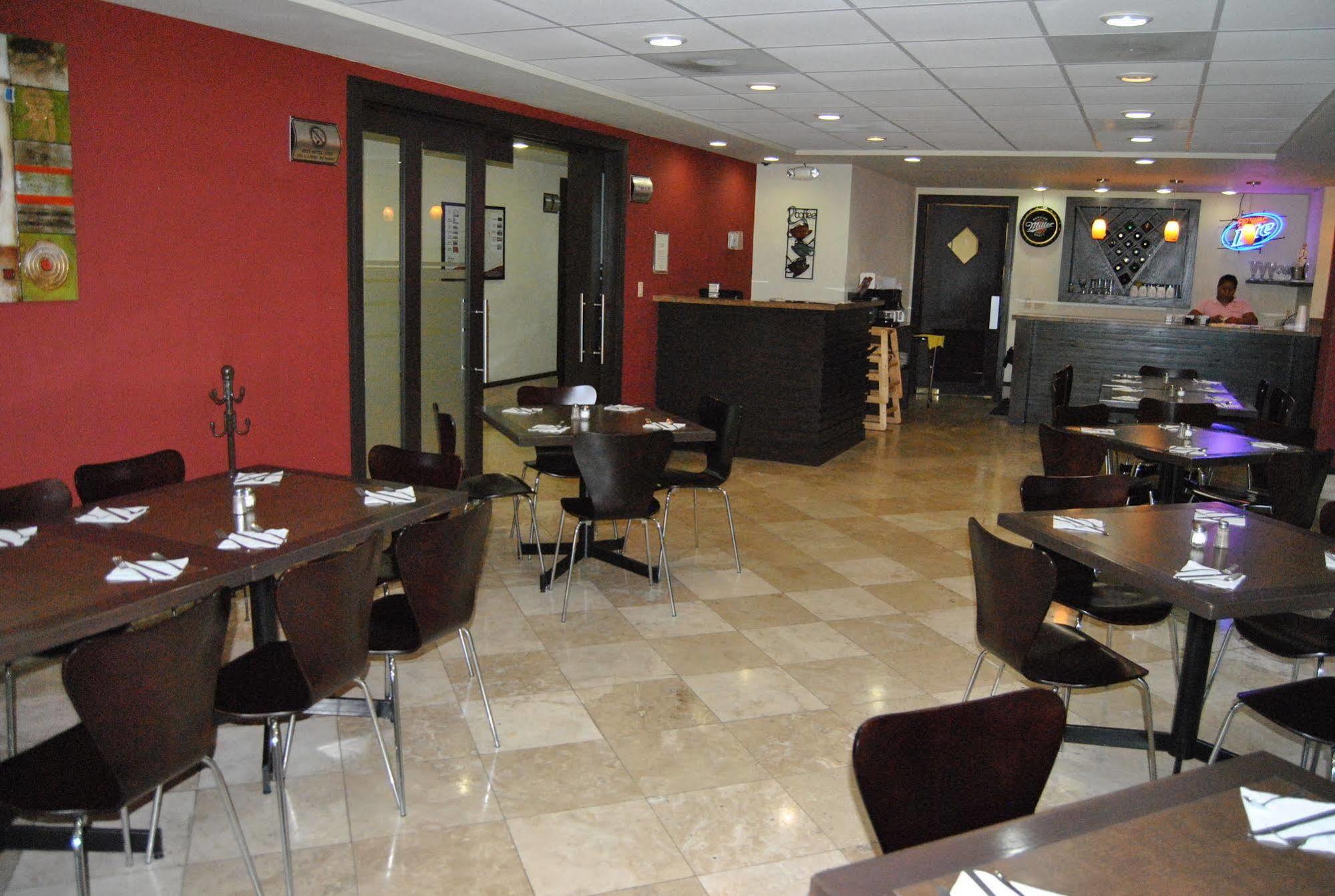 Hotel Alameda Express Matamoros  Luaran gambar