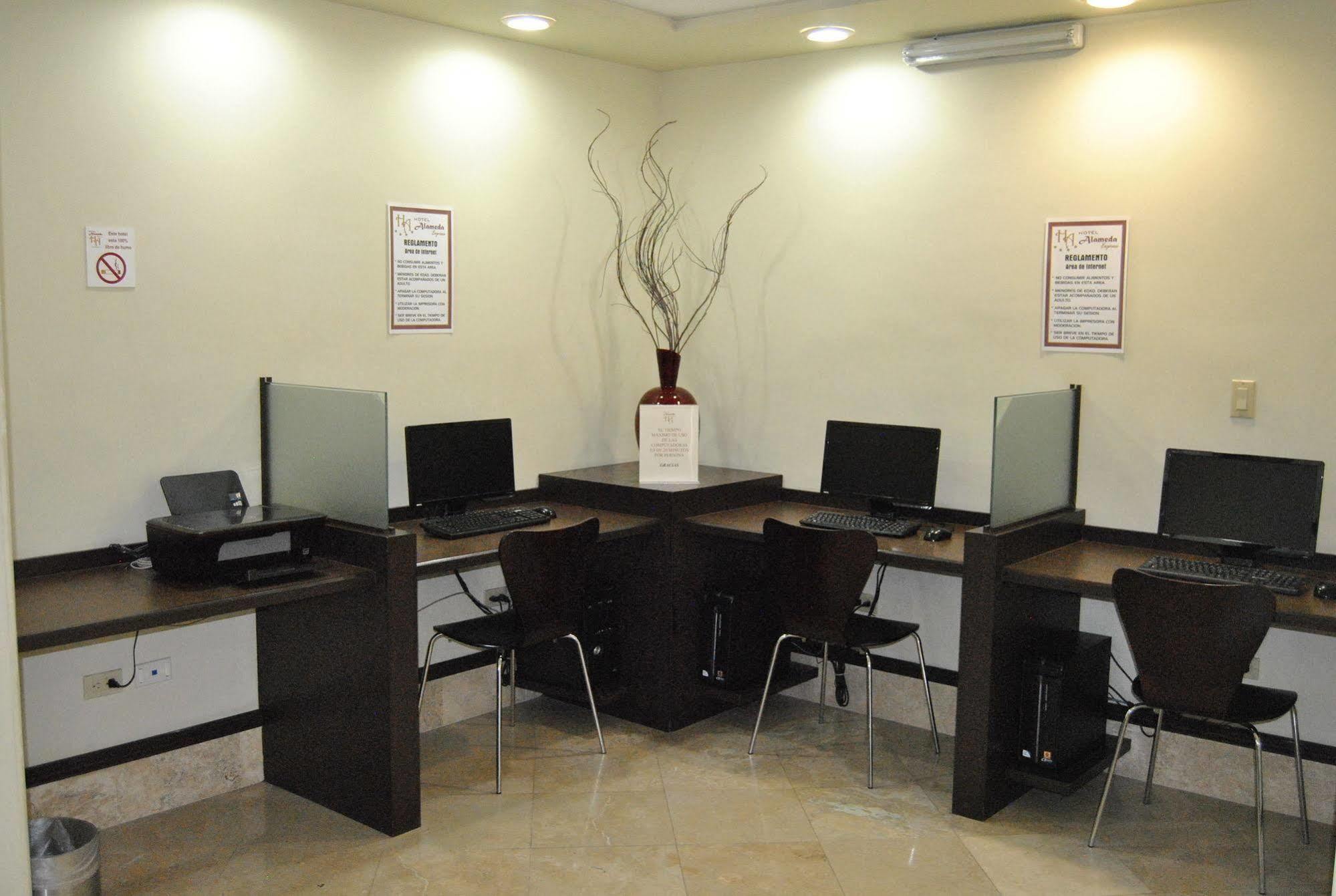 Hotel Alameda Express Matamoros  Luaran gambar